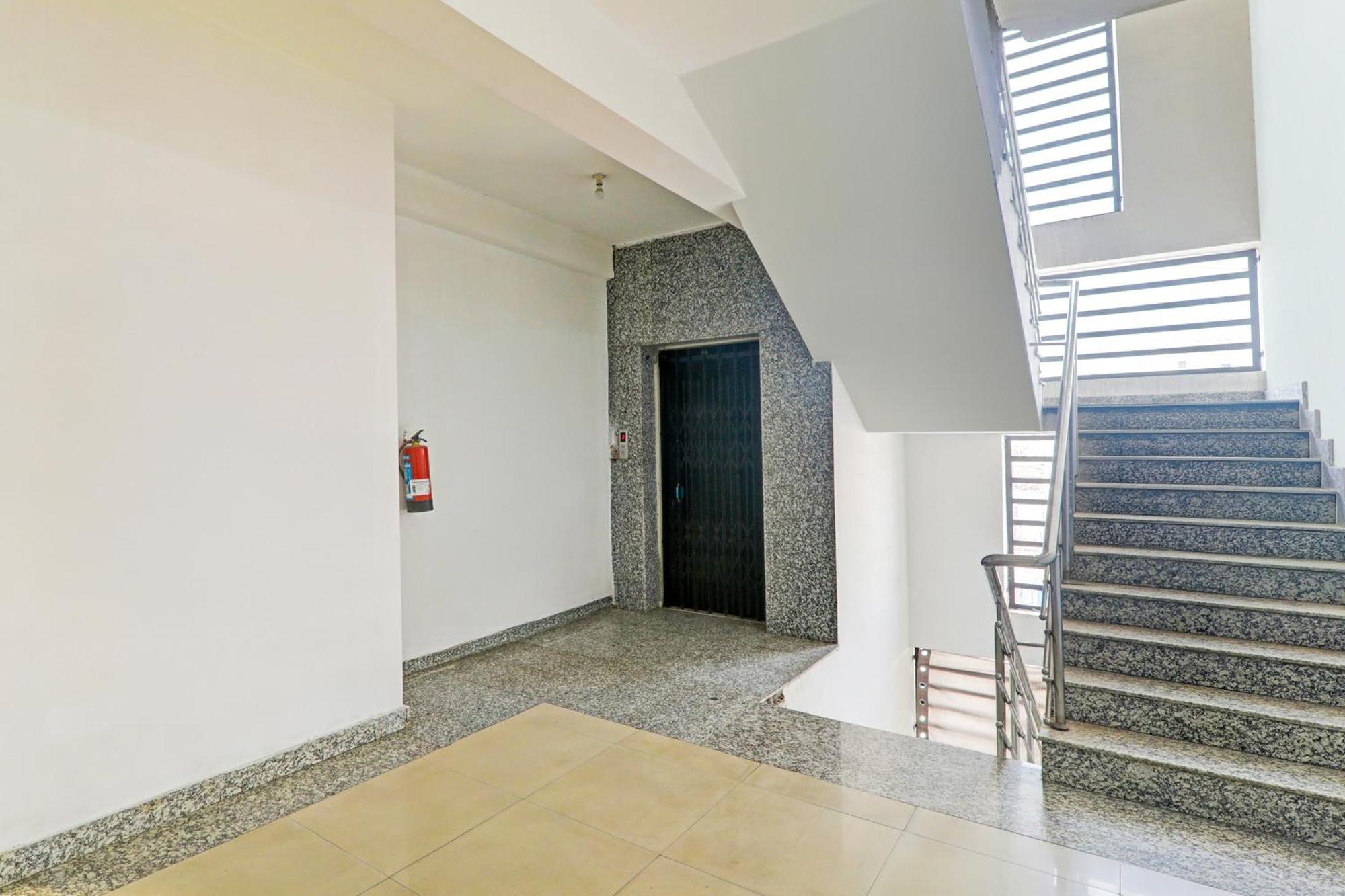 Super Hotel O Jankipuram Near Sahara State Formerly Basera Homes Hasanganj Exterior photo